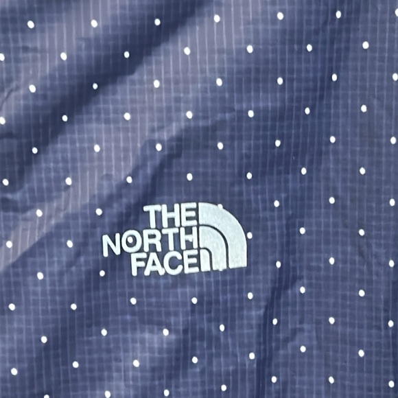 The North Face rain poncho for women; one size - Picture 4 of 12